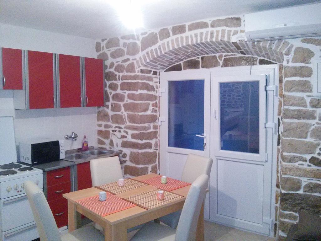 Holiday House Popovic Sućuraj Exterior foto